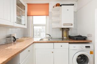 New! Inviting 1BR Flat in Woolwich - 3
