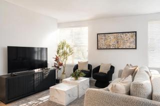Designer 2B2B Suite/Free Parking/Mins to DC - 5