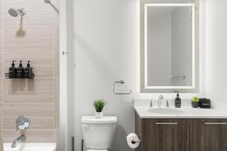 Designer 2B2B Suite/Free Parking/Mins to DC - 1