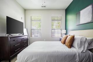 Landing Stunning 1BD Clubhouse Pool - 3