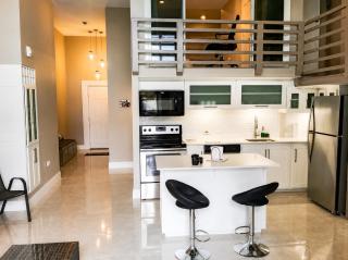 Modern 2-bedroom One Woodbrook Place Apartment! - 3