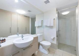 Kensington Place Retreat | High Floor • Pool • BBQ - 3