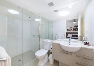 Kensington Place Retreat | High Floor • Pool • BBQ - 5