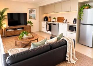 Kensington Place Retreat | High Floor • Pool • BBQ - 4