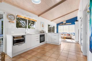 Slice of Paradise - Whangamata Holiday Home - 4