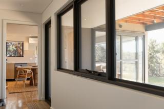 Los Gaviotas - Beachfront Hideaway at Binalong Bay - 3