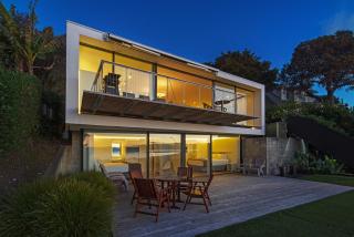 Beachfront Retreat - Architectural & Ocean Views - 9