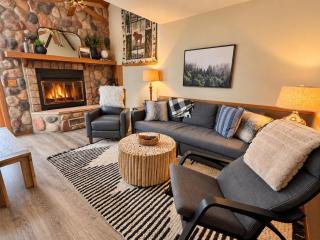 3-bed Family Friendly | Ski-In/Out| Pool & Hot Tub - 2