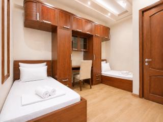 Elegant Central Yerevan 2BR Apartment With Extra Connected Sleeping Room - 2