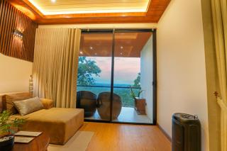 Sivora Hills Luxury Retreat - 0