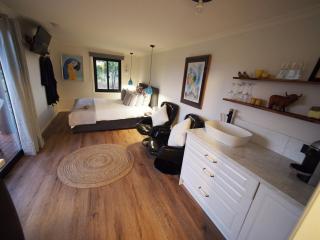 The Tiny House at Rhubarb Farm - 6