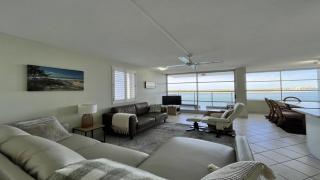 Absolute Waterfront With Rooftop! - 8