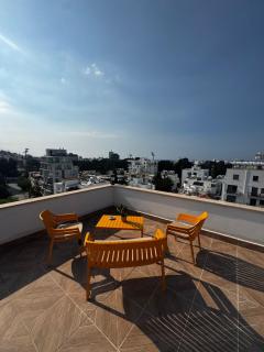 Girne, Luxury Penthouse, Sunset and Sea View - 9