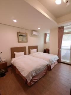 Long Zhi Yue Hotel - Nangan - 3
