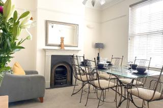 The Vines - Stunning Period Home With Free Parking - 7