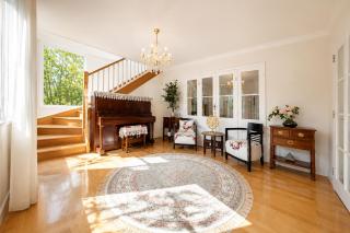 Stanley House, Sunny Queensland Retreat - 0
