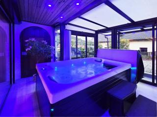 Séjour romantique avec spa privé dans la véranda - 0