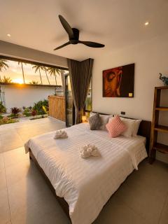 Sunset Beachfront Villas Co Ltd - 5