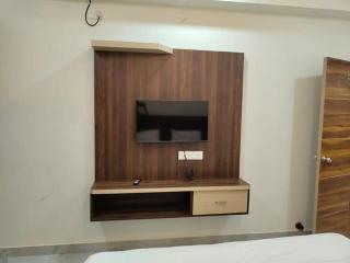 Hotel Royal Stay Inn - 2