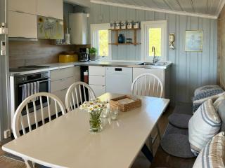 Coastal cabin with sunshine all day - 7