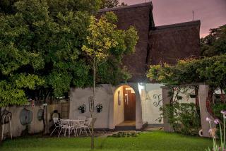 Tuscana Villa Guesthouse - 9