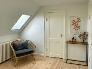 Attic flat from 1773 with views over Nyhavn - 8