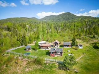 Cabin cluster with bonfire near Lake Eikeren - 0