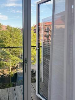 Light flat on Islands Brygge with balcony - 1