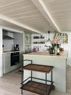 Restored 1950s cabin five metres from the shore - 8