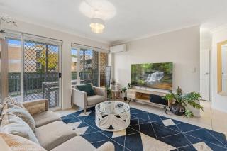 Spacious 2BR St Lucia Apartment Near UQ - 1