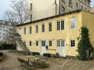 Renovated barn in a quiet Copenhagen courtyard - 9