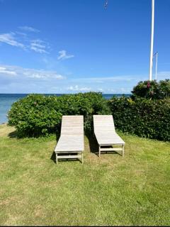 Charming little summer house right by the water - 8