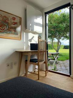 Charming little summer house right by the water - 4
