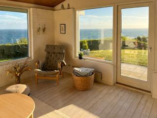 Seaside home in front row on Rosnaes - 8