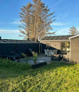 North Jutland gem with wood stove and two terraces - 9