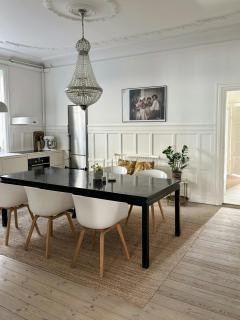 Grand 1912 apartment in inner Osterbro - 6