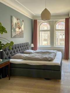 Grand 1912 apartment in inner Osterbro - 1