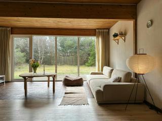 70s house on natural plot in Cold Hawaii - 0