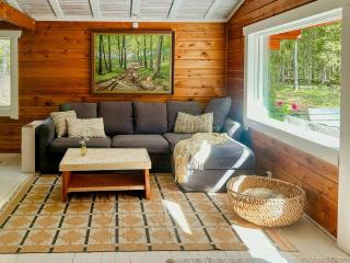 Log cabin with wood-fired sauna & Hot-Tub - 3