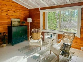 Log cabin with wood-fired sauna & Hot-Tub - 2