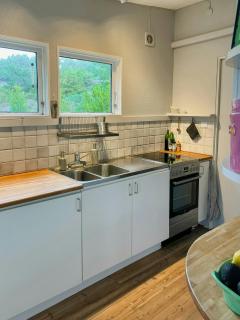 Architect-designed cottage where sea meets forest - 6