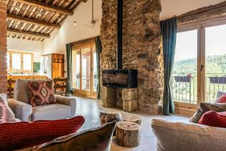 Restored 12th-century farmhouse in Pre-Pyrenees - 9