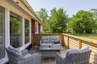 Cottage with hot tub and large terrace - 9