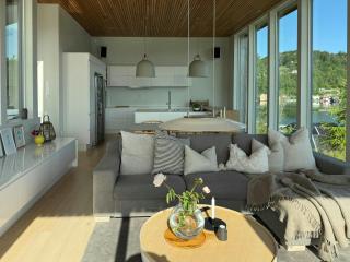 Cottage and boathouse by the sea in Sveio - 4