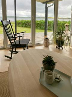Cottage with water view by protected coastline - 7