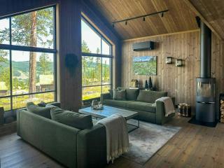 Sunny retreat on Nesfjellet near alpine skiing - 9