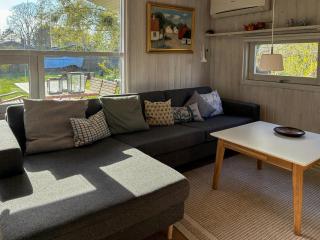 Timber house with large garden 70 m from beach - 4