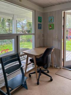 Timber house with large garden 70 m from beach - 2