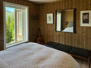 Panoramic views towards Jotunheimen with jacuzzi - 1