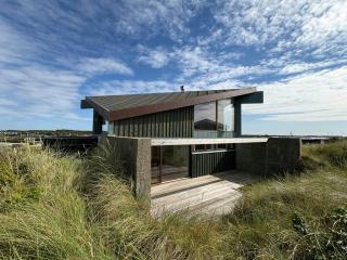 Architect-designed holiday home close to the beach - 0